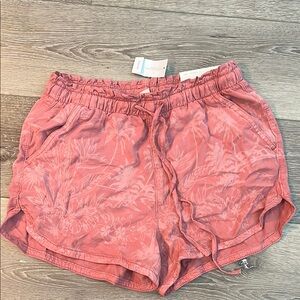 American Eagle Women's Pink Floral Shorts